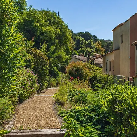 Casa de Férias Les Mas De Pramousquier-1 By Interhome